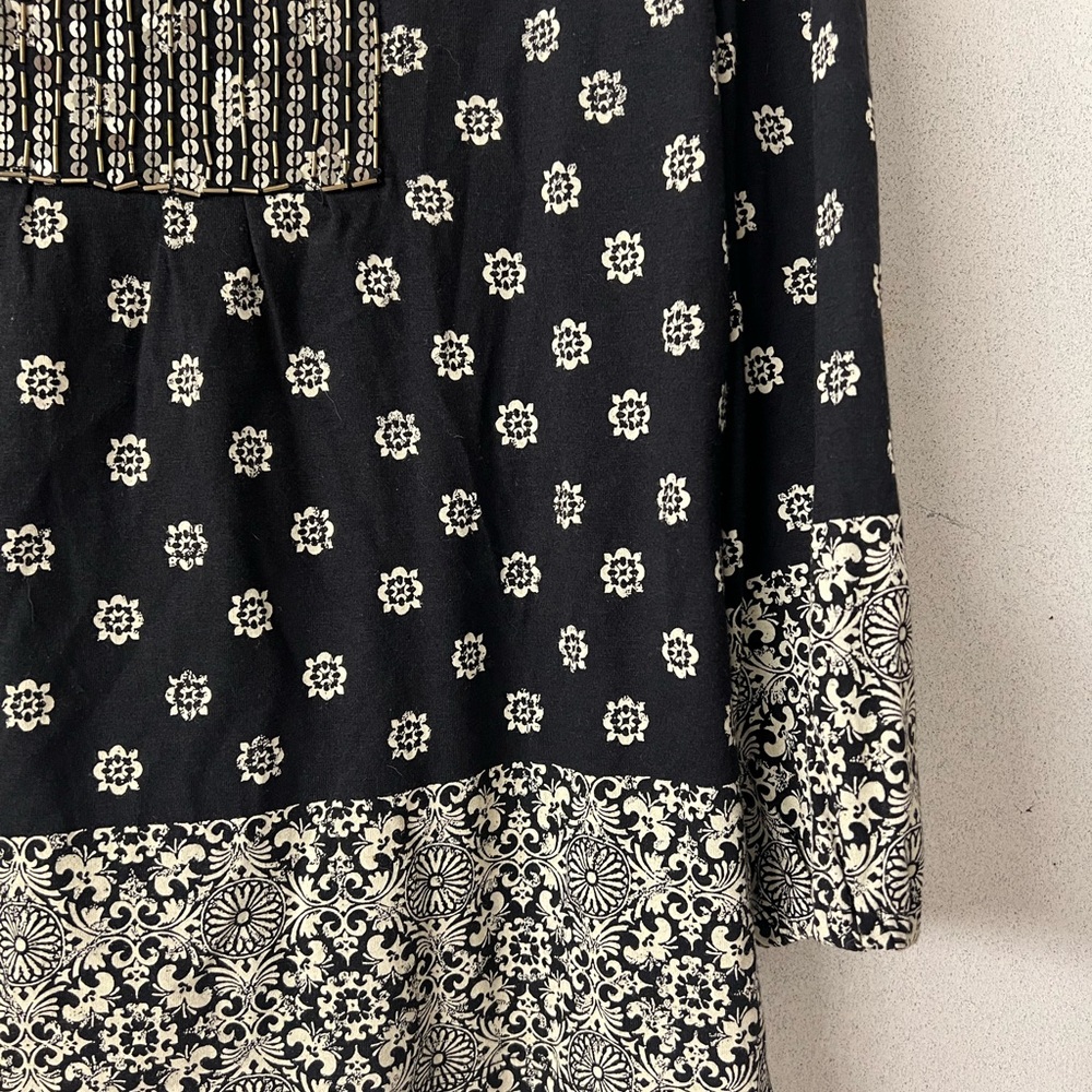 Chico's Black and White Women's Top - Picture 3 of 3